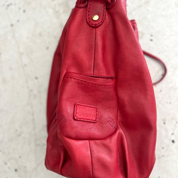 Slouchy Buttery Soft Genuine Leather Hobo Bucket Bag - Picture 3 of 11